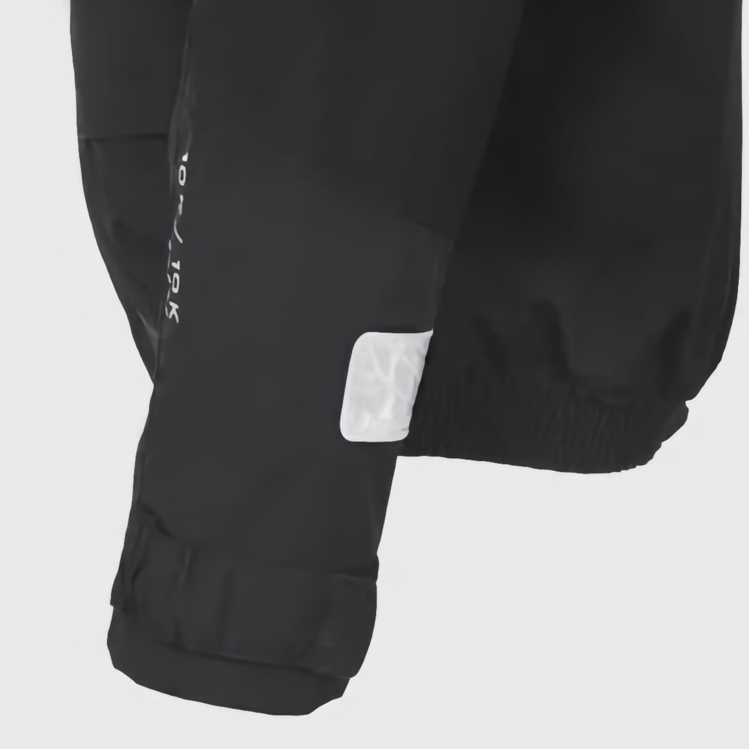 Détail poignet serrage par Velcro